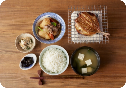 備長炭干し焼き魚定食 釜焚き白飯写真